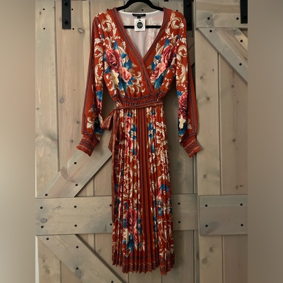 NWT Flying Tomato Floral Midi Dress - Picture 2 of 8